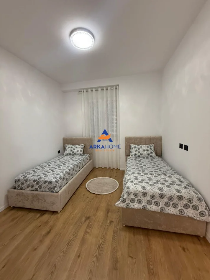 Tirane, jepet me qera apartament 2+1+Ballkon Kati 2, 90 m² 500 € 