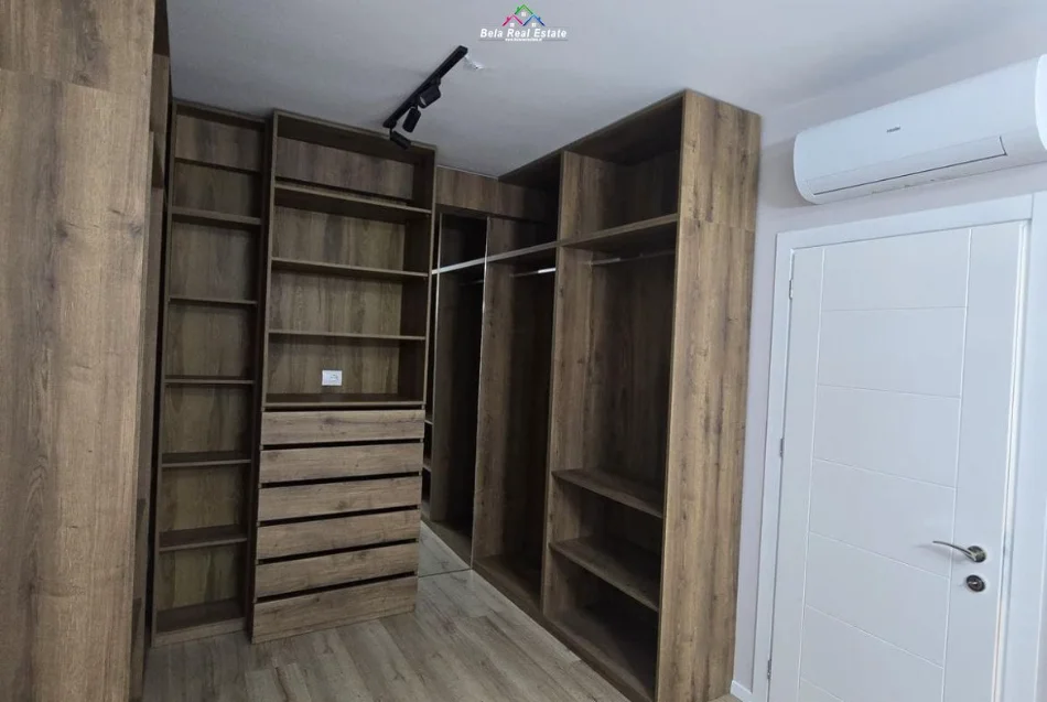 Tirane, shes apartament 2+1 Kati 4, 102 m² 270.000 € (Rruga Xhanfize Keko)