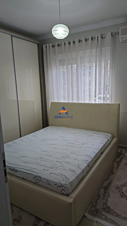 Tirane, jepet me qera apartament 2+1+Ballkon Kati 2, 89 m² 600 € 