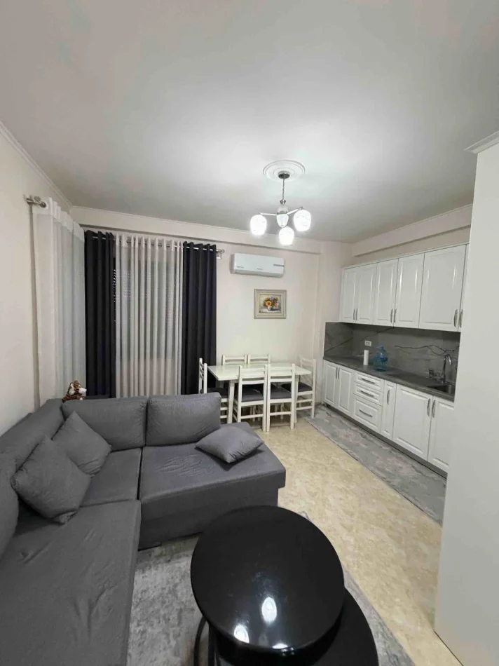 Tirane, jepet me qera apartament 1+1 Kati 1, 55 m² 420 € (Rruga Thoma Koxhaj)