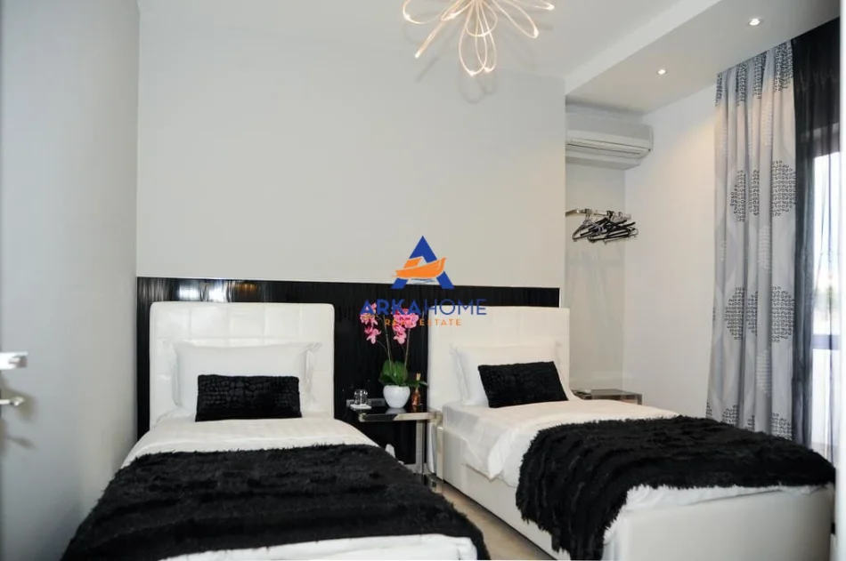 Tirane, jepet me qera apartament 2+1+Ballkon Kati 6, 96 m² 950 € 