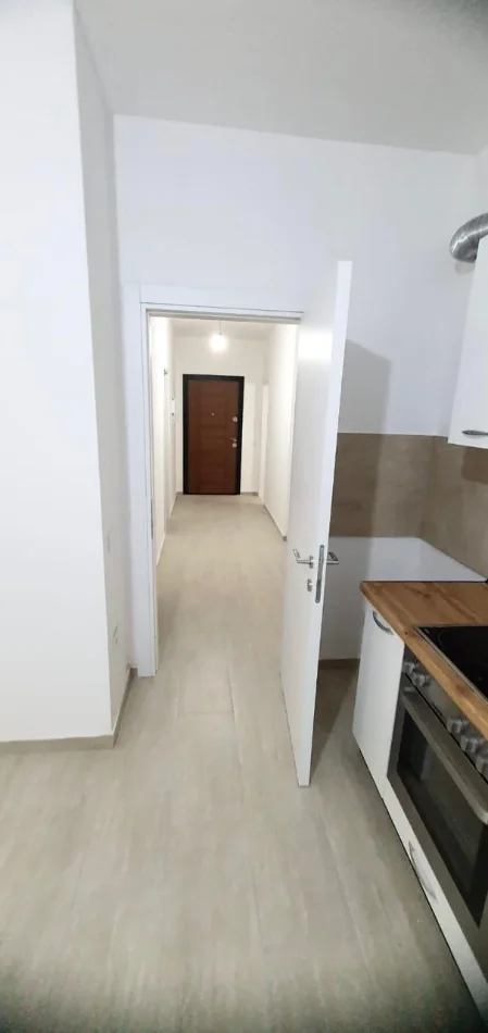 Tirane, jepet me qera apartament 2+1 Kati 2, 90 m² 500 € 