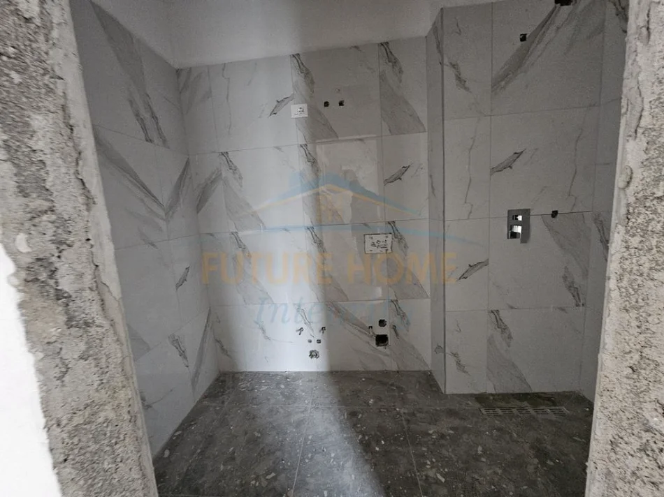 Tirane, shitet apartament 2+1+Aneks+Ballkon Kati 7, 94 m² 120.000 € (ISH DOGANA)