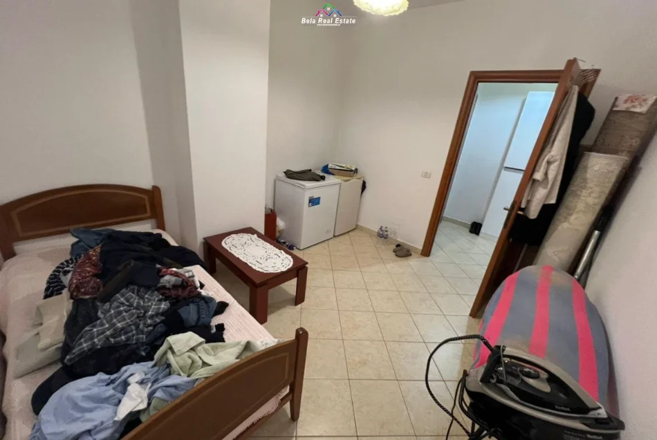 Tirane, jepet me qera apartament 3+1 Kati 5, 130 m² 780 € (Rruga Asim vokshi)