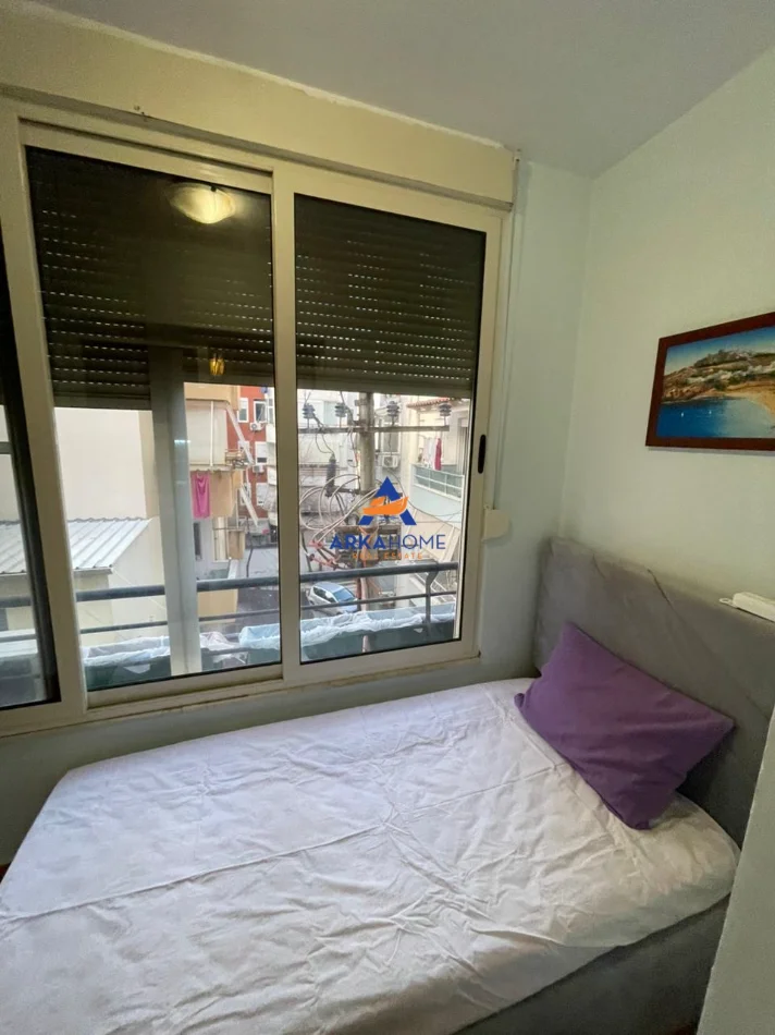 Tirane, jepet me qera apartament 1+1 Kati 2, 30 m² 313 € 