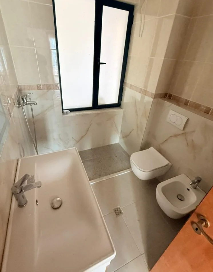 Tirane, shitet apartament 2+1 , 127 m² 250.000 € 