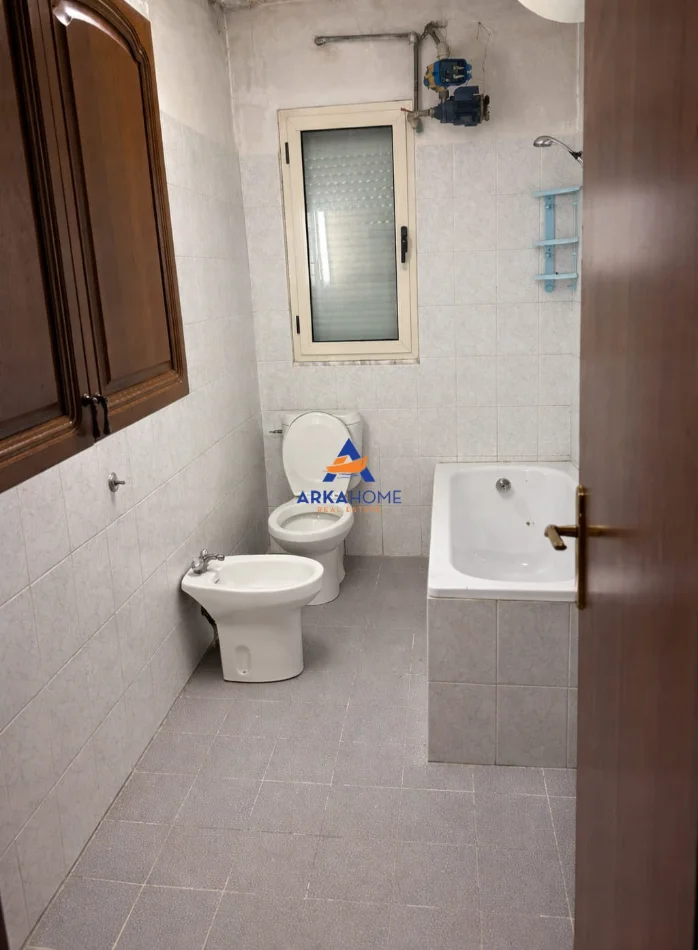 Tirane, shitet apartament 3+1+Ballkon Kati 5, 87 m² 165.000 € 