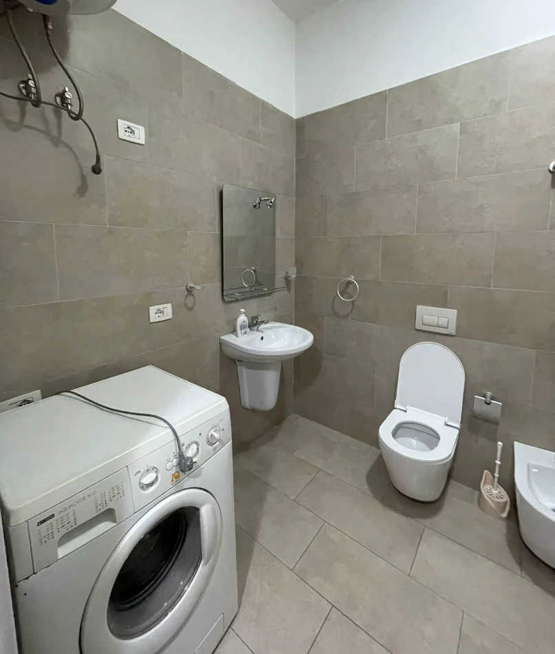 Tirane, jepet me qera apartament 1+1 , 69 m² 600 € 