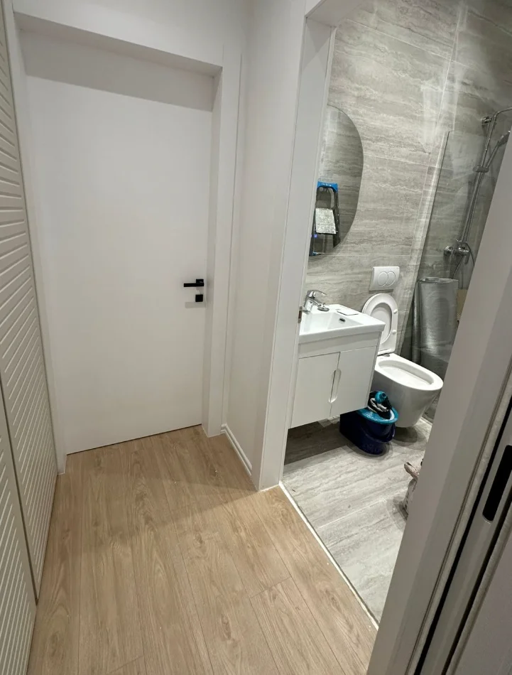 Tirane, jepet me qera apartament 1+1 , 70 m² 600 € 