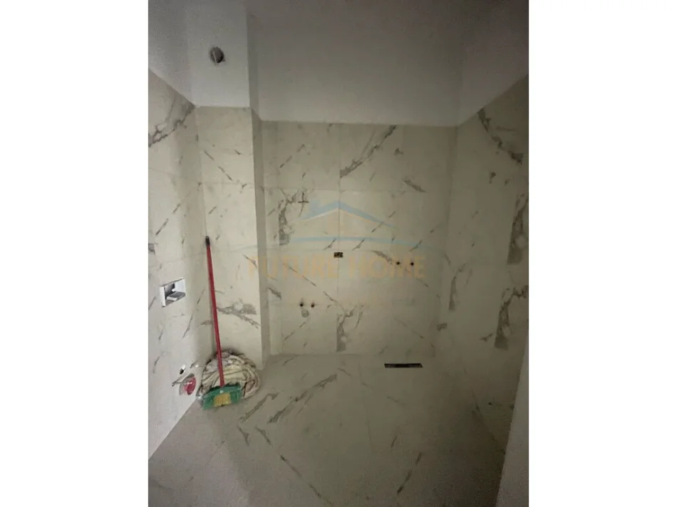 Tirane, shitet apartament 1+1+Ballkon Kati 8, 75 m² 124.000 € (LAPRAKE)