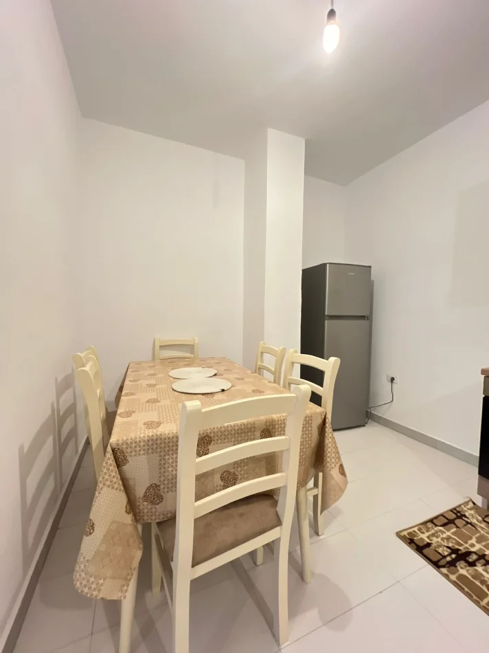 Tirane, jepet me qera apartament 1+1+Ballkon Kati 2, 83 m² 350 € 