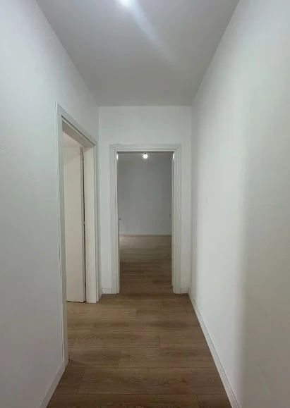 Tirane, shitet apartament 3+1+Ballkon Kati 8, 122 m² 378.500 € 