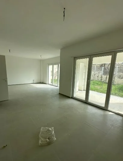 Tirane, shitet Vile 3 Katshe , 352 m² 1.050.000 € 