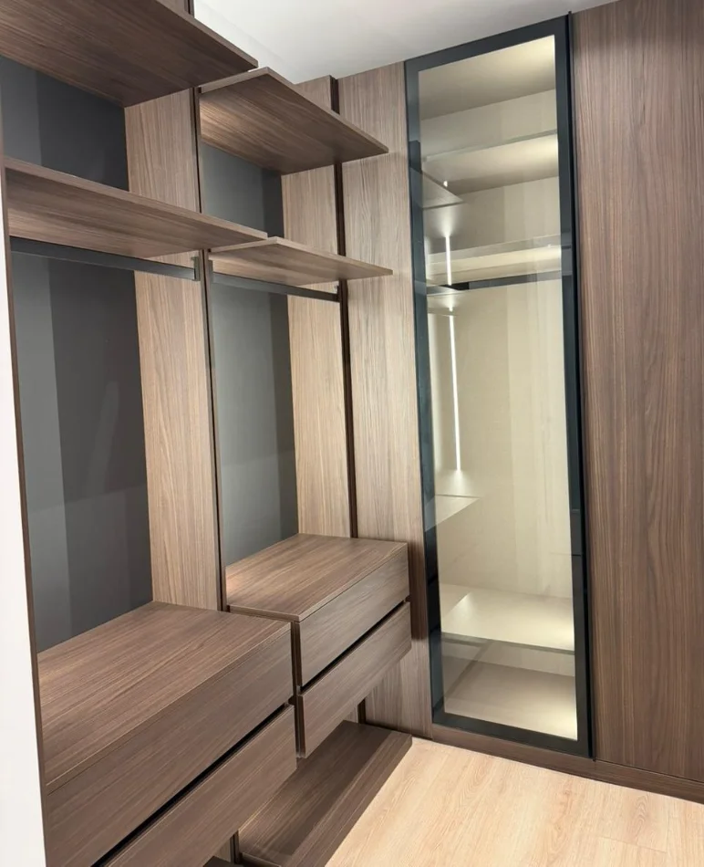 Tirane, jepet me qera apartament 2+1 , 140 m² 2.800 € 