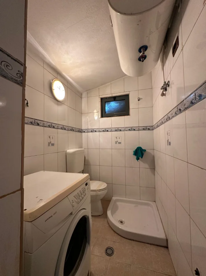 Tirane, jepet me qera apartament 2+1+Aneks Kati 4, 80 m² 500 € (Rruga e Durresit)