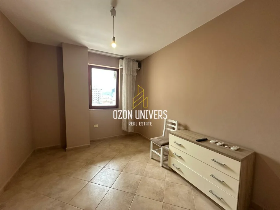 Tirane, jepet me qera apartament 3+1+Ballkon Kati 6, 110 m² 850 € (Bulevardi Zogu i Parë)