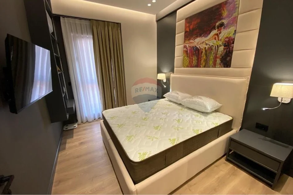 Tirane, jepet me qera apartament 1+1+Ballkon Kati 7, 75 m² 950 € (Tirana Garden Building)