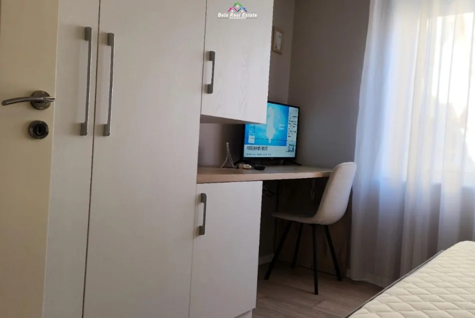 Tirane, jepet me qera apartament 1+1 Kati 2, 70 m² 680 € (Poliklinika nr 9 prane big market)