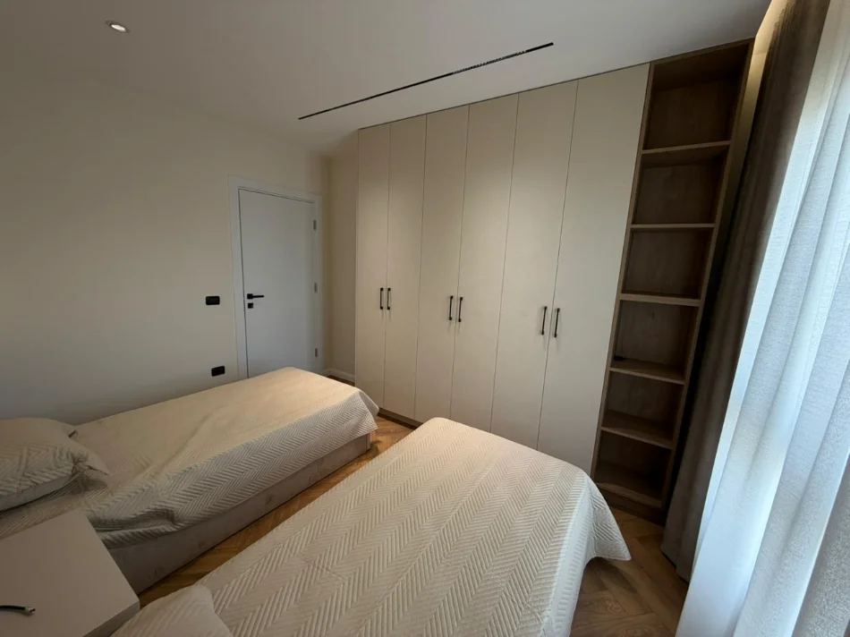 Tirane, shitet apartament 2+1 , 101 m² (Rruga e Kavajes)