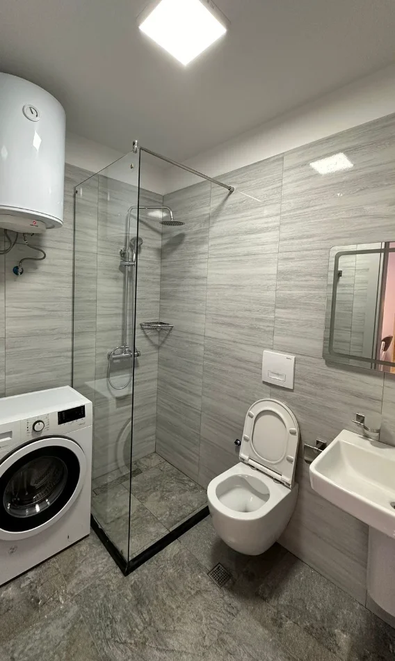 Tirane, jepet me qera apartament 1+1 , 55 m² 600 € 