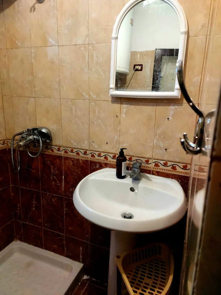 Tirane, jepet me qera garsonier Kati 1, 32 m² 280 € (Rruga e Dibres)