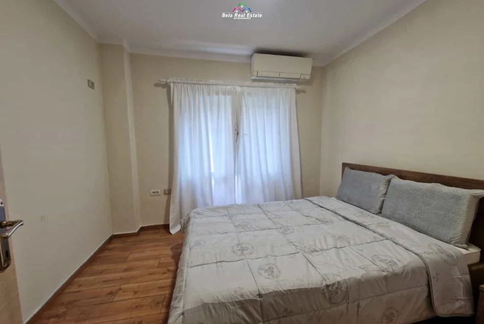 Tirane, jepet me qera apartament 2+1 Kati 1, 95 m² 670 € (Rruga e Zallit)