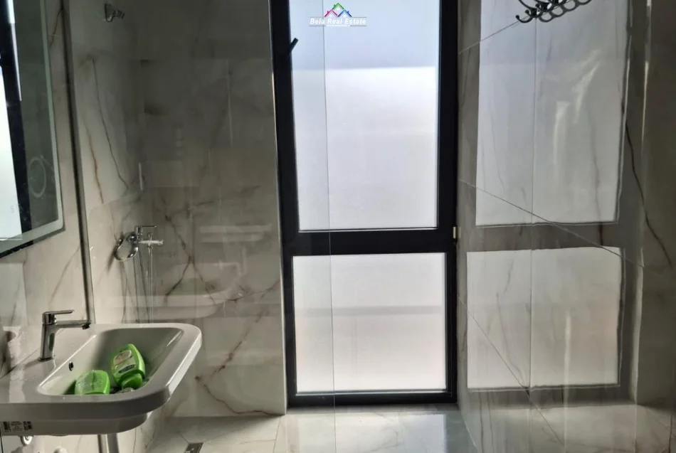 Tirane, jepet me qera apartament 2+1 Kati 6, 94 m² 630 € (Rrruga Xhanfize Keko)