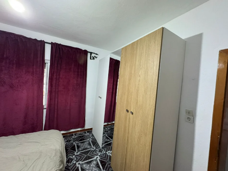 Tirane, jepet me qera apartament 2+1+Ballkon Kati 1, 80 m² 550 € (Don Bosko)