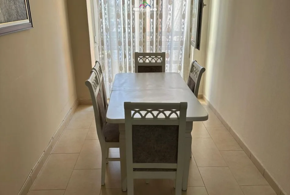 Tirane, jepet me qera apartament 2+1+Ballkon Kati 3, 85 m² 550 € (prane Kompleksit Gener 2)