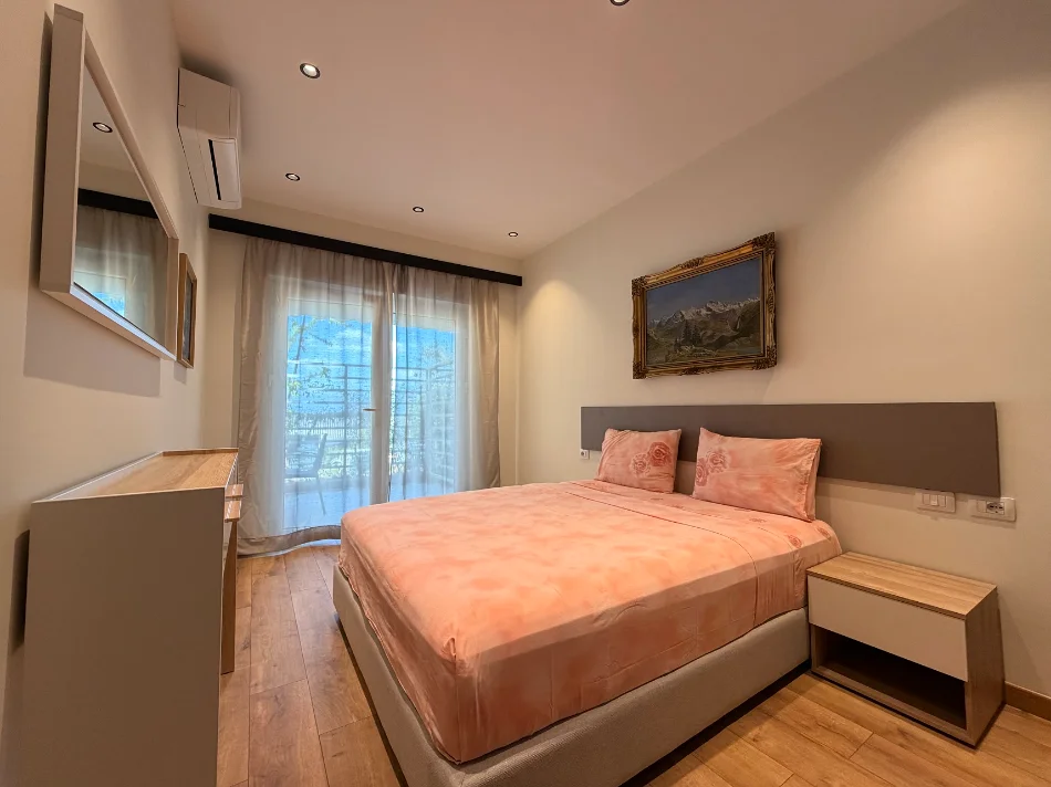 Tirane, jepet me qera apartament 1+1+Aneks+Ballkon Kati 0, 100 m² 750 € 