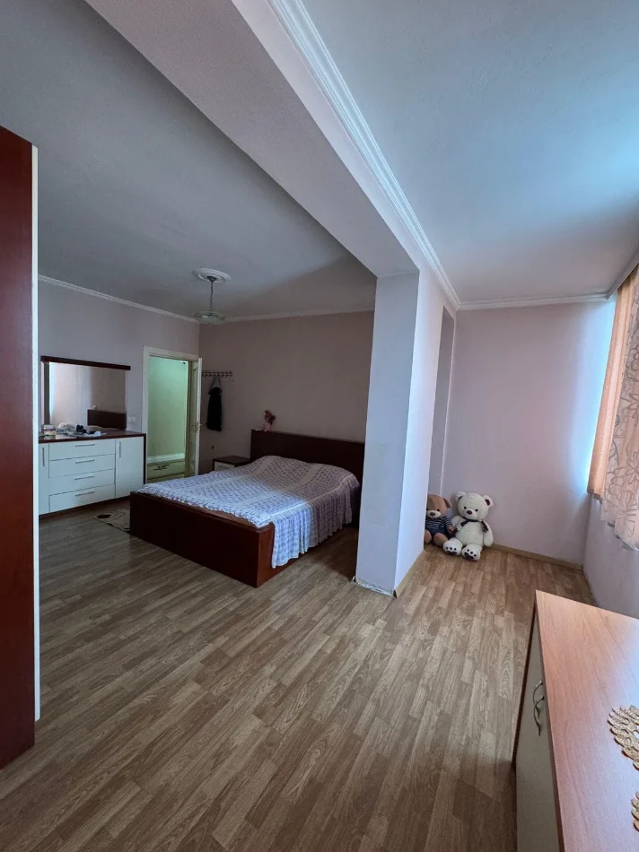 Tirane, shes apartament 3+1 Kati 6, 161 m² 222.000 € (Rruga Mikel Maruli)