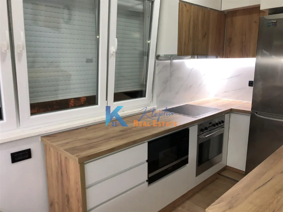 Tirane, jap me qera apartament 1+1+Ballkon Kati 3, 55 m² 670 € (Myslym Shyri)