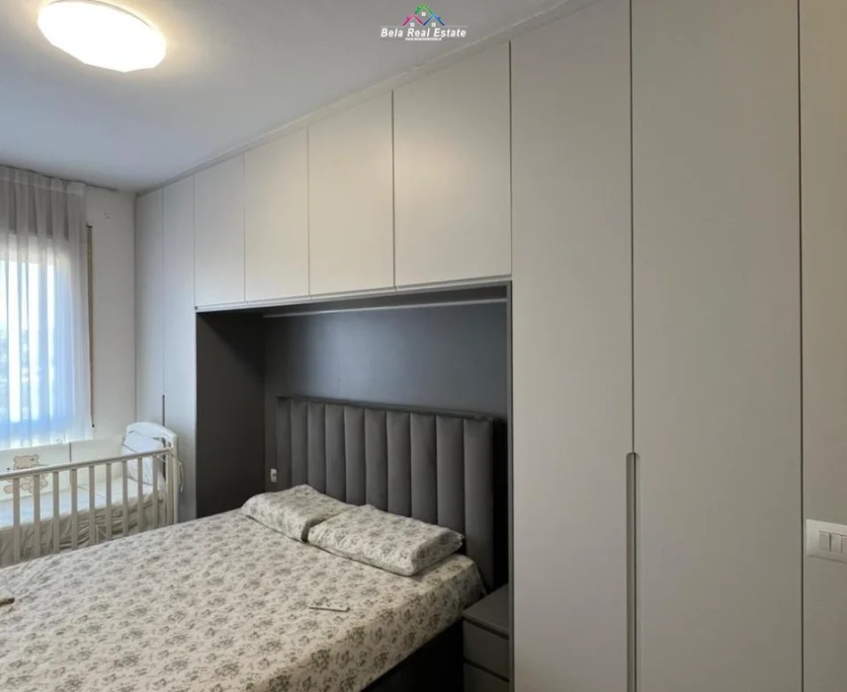 Tirane, jepet me qera apartament 2+1 Kati 9, 93 m² 850 € (Rruga 5 Maji)