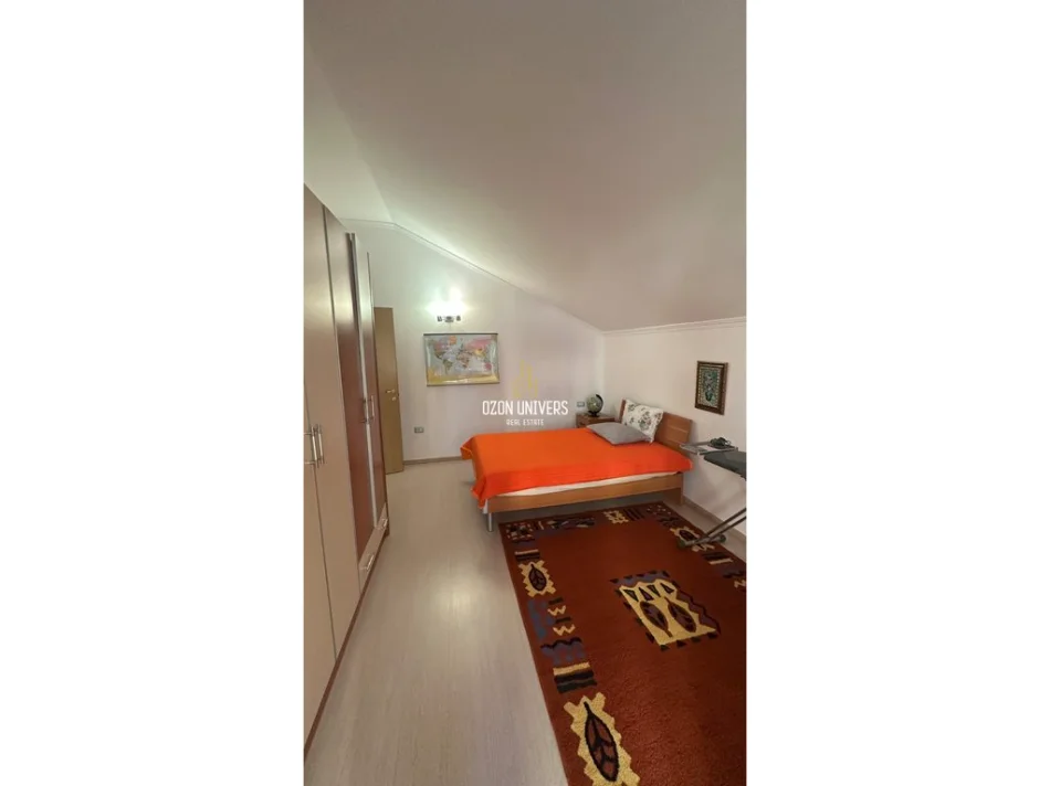 Tirane, jepet me qera apartament 3+1+Ballkon Kati 3, 145 m² 850 € (Komuna e Parisit)