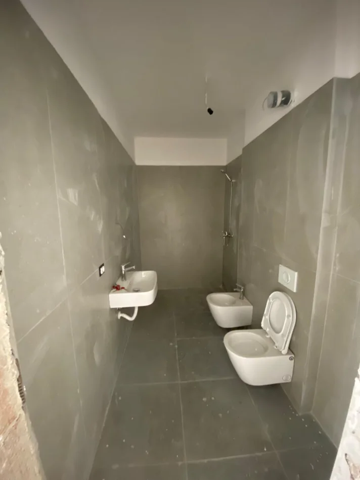 Tirane, shitet apartament 2+1+Aneks+Ballkon Kati 6, 86 m² 112.000 € (Univers City)