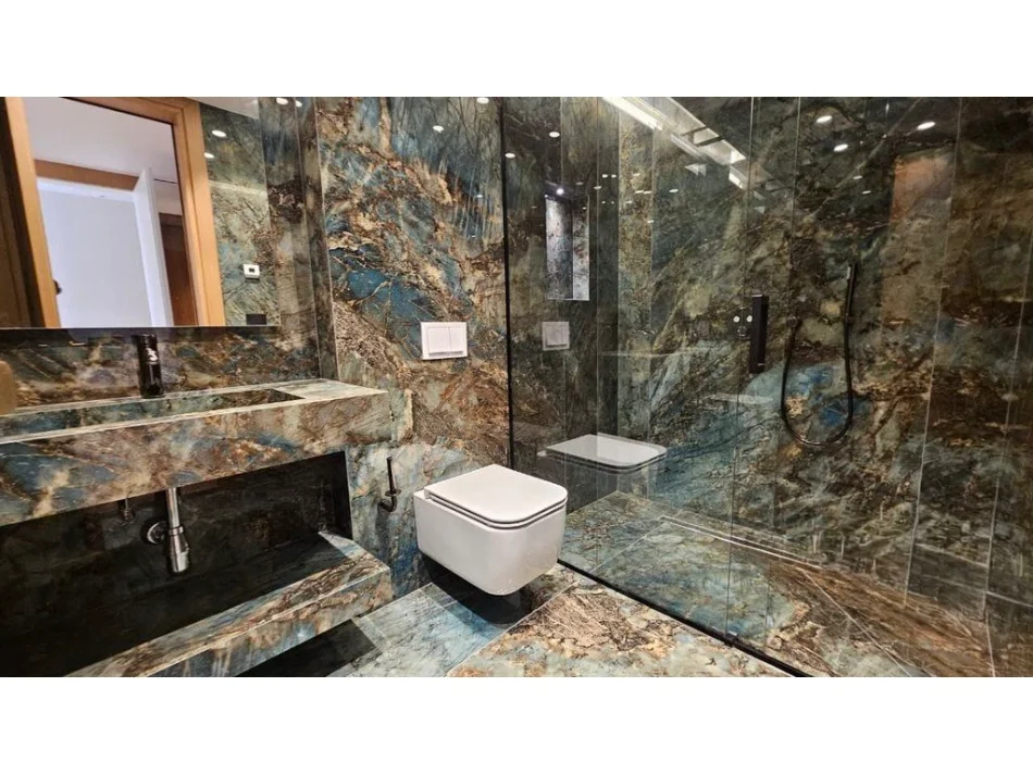 Tirane, jepet me qera Vile 2 Katshe , 359 m² 5.000 € (TEG)