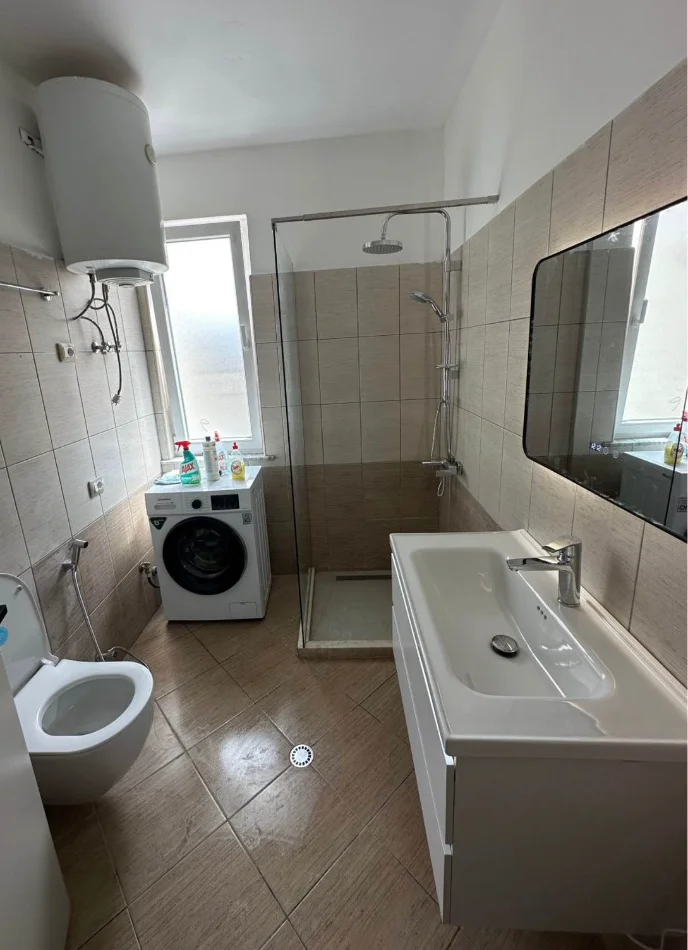 Tirane, jepet me qera apartament 2+1 , 90 m² 550 € 