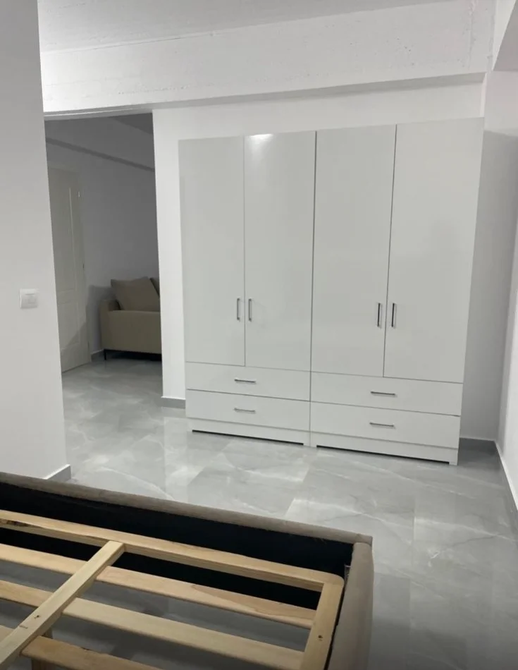 Tirane, jepet me qera apartament 1+1+Ballkon Kati 1, 360 € (Astir (prane Syri Tv))