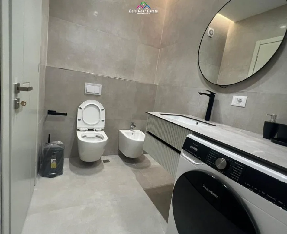 Tirane, jepet me qera apartament 1+1 Kati 5, 57 m² 700 € (Rruga Xhanfize Keko)