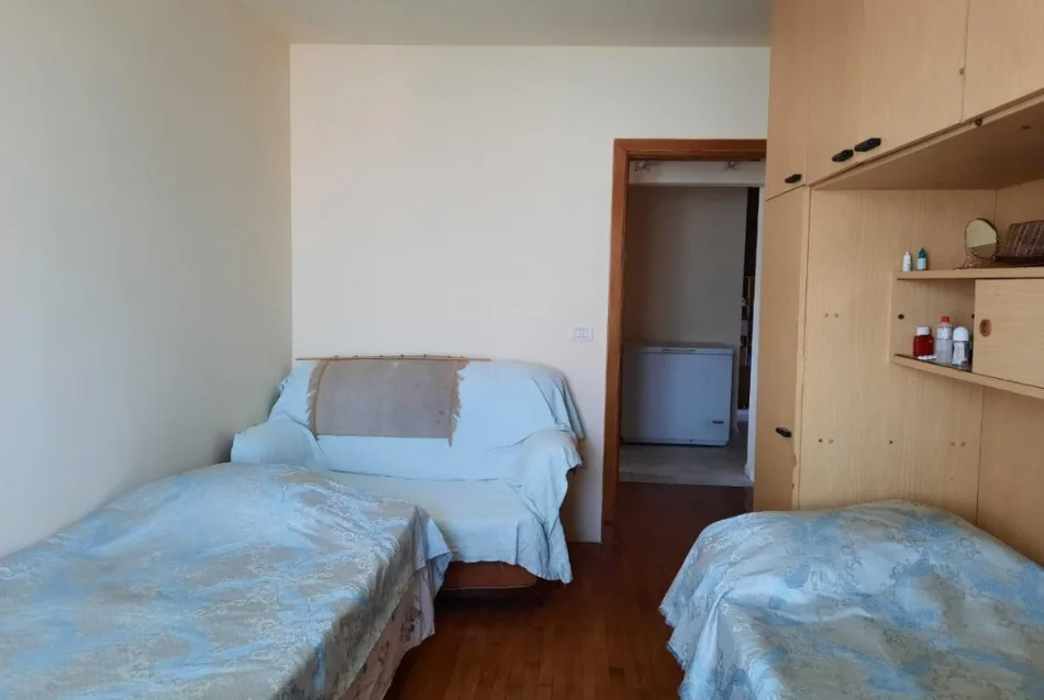 Tirane, jepet me qera apartament 2+1 Kati 9, 100 m² 570 € (Rruga Dritan Hoxha)