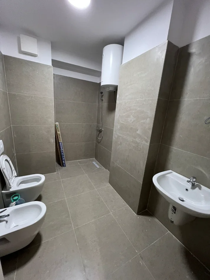 Tirane, jepet me qera apartament 2+1 Kati 1, 85 m² 800 € (Rruga Dritan Hoxha)