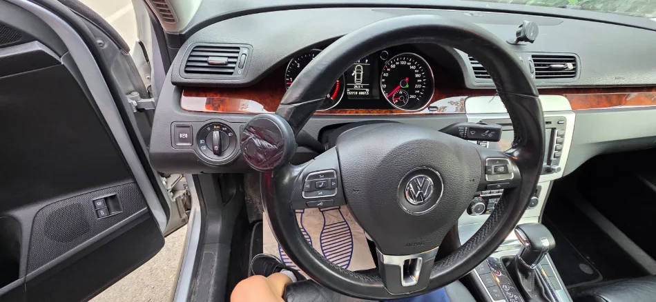 Tirane, shes makine wolfswagen Nafte, automatik 6.000 €