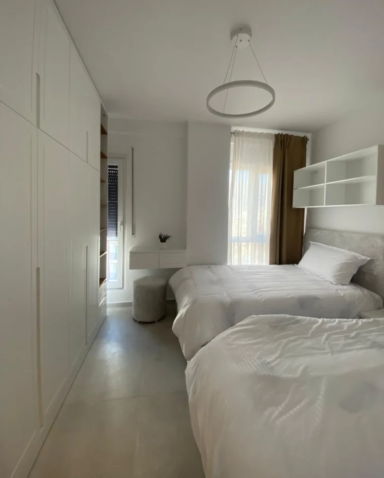 Tirane, jepet me qera apartament 2+1 , 98 m² 1.000 € 