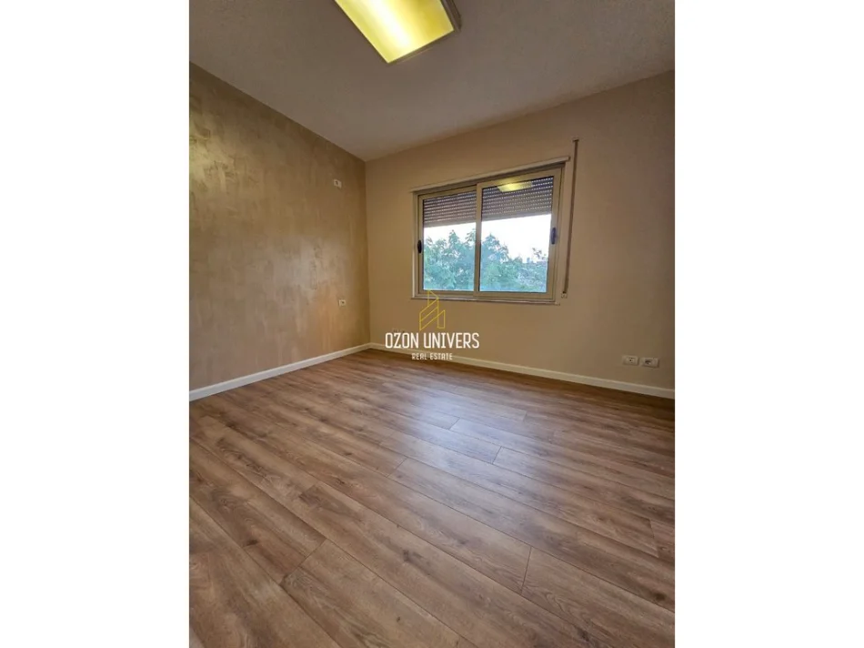 Tirane, shitet apartament 2+1+Ballkon Kati 3, 98 m² 234.000 € (Rruga Mine Peza)