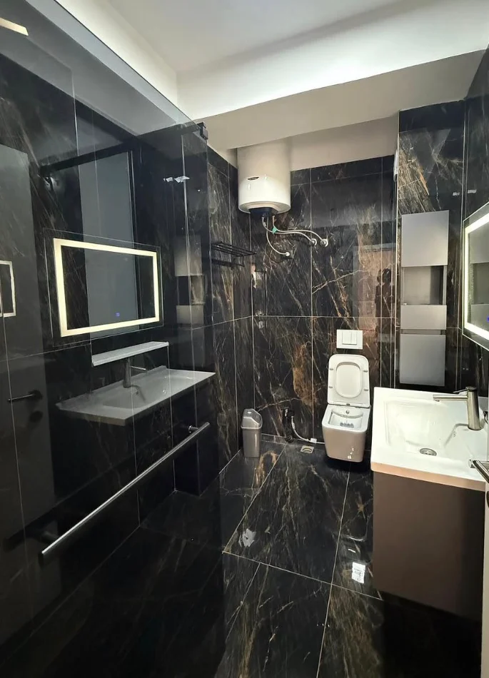 Tirane, jepet me qera apartament 2+1 , 110 m² 620 € 