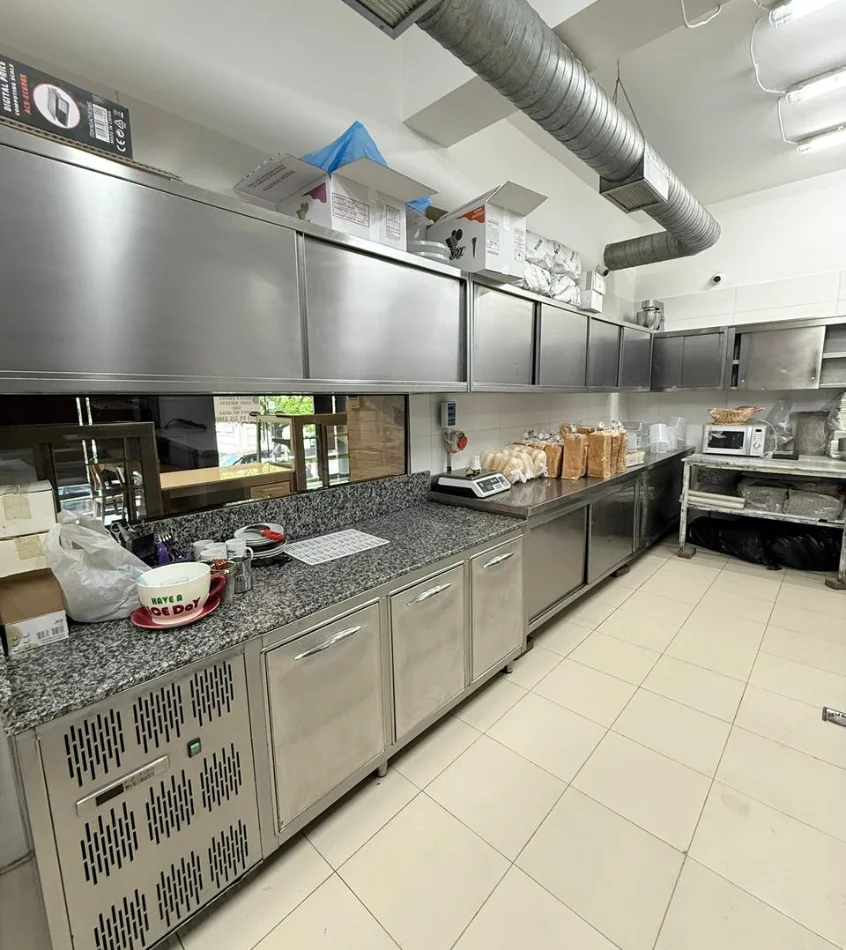Tirane, shitet ambjent biznesi , 222 m² 777.350 € 