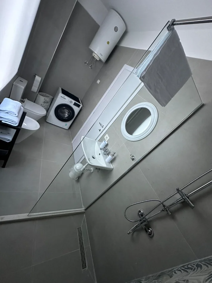 Durres, shitet apartament 1+1 Kati 0, 54 m² (mali Robit)