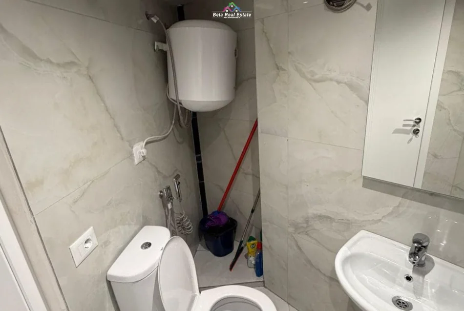 Tirane, jepet me qera apartament 1+1 Kati 1, 65 m² 520 € (Rruga Sitki Cico)