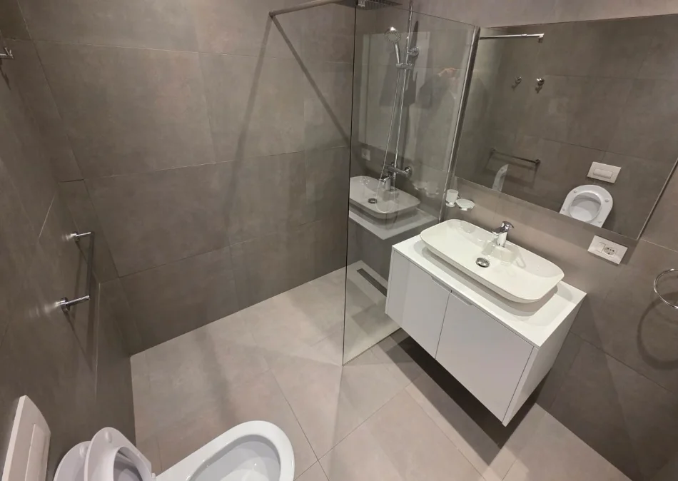 Tirane, jepet me qera apartament 1+1+Ballkon , 72 m² 1.000 € 
