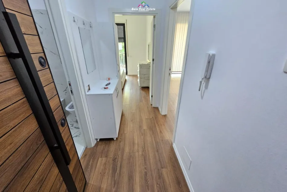 Tirane, jepet me qera apartament 1+1 Kati 2, 65 m² 520 € (Rruga Sadik Petrela)